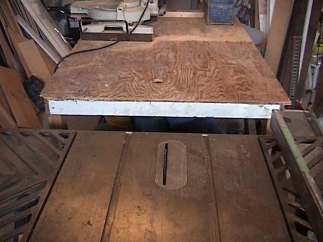 Photo of a router table.